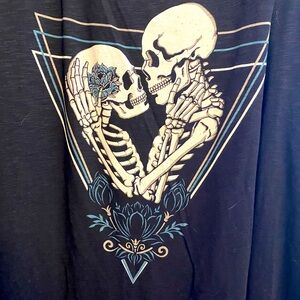 Torrid New w/ Tags off the shoulder top with romantic skull design. Size 6